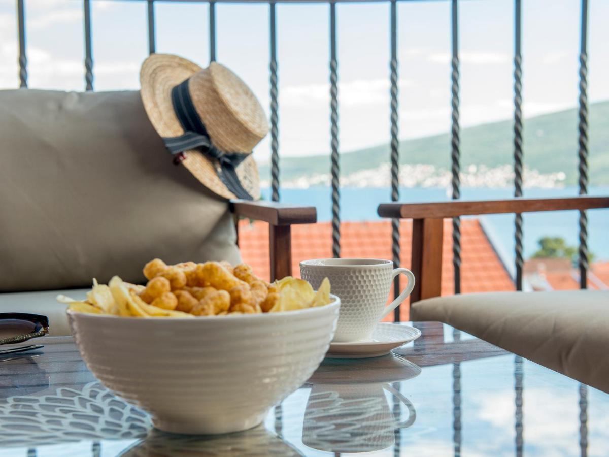 Cicciobello Lux Apartment Baosici With Stunning Sea View エクステリア 写真