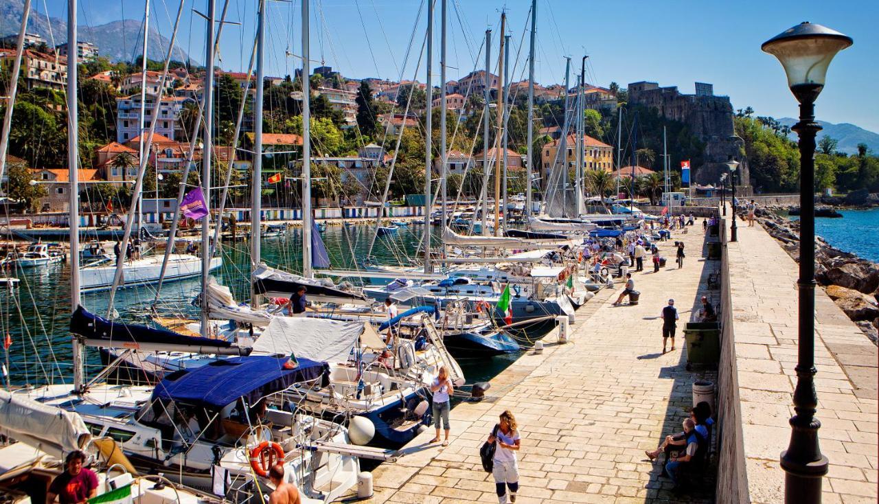 Cicciobello Lux Apartment Baosici With Stunning Sea View エクステリア 写真